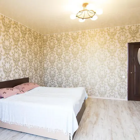 Apartment на ул. помирецкая 9/15 *