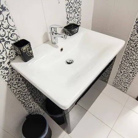 на ул. помирецкая 9/15